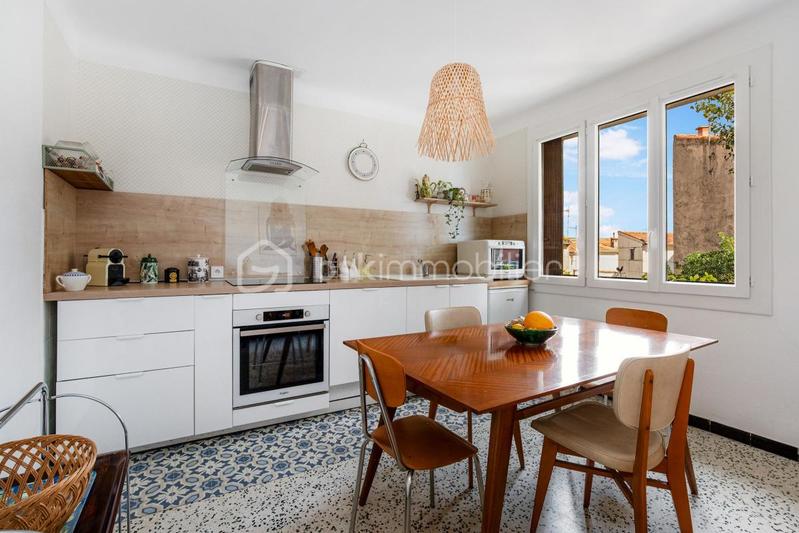 Demeure - 201 m² - 8 pièces