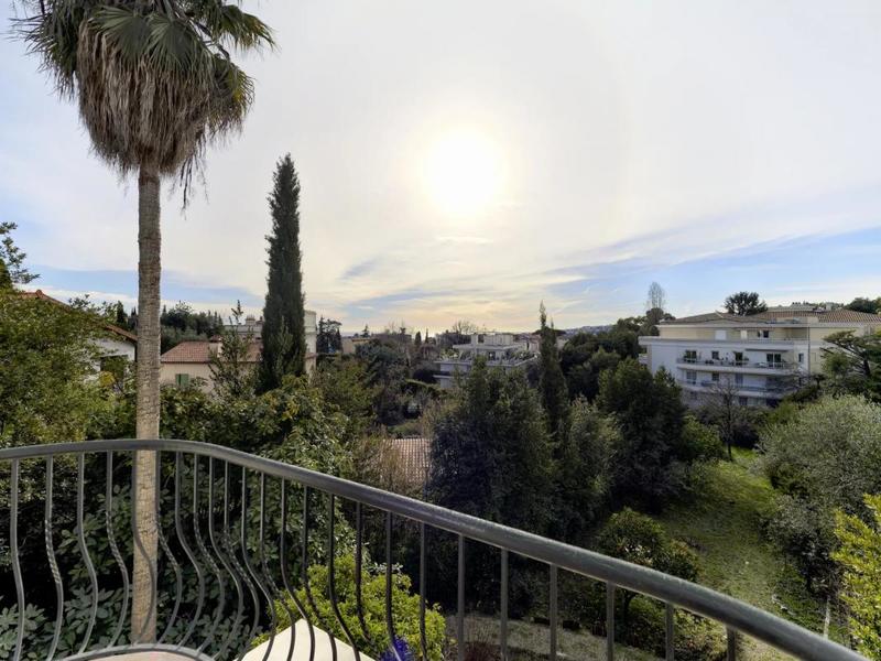 Villa - 215 m² - 6 pièces