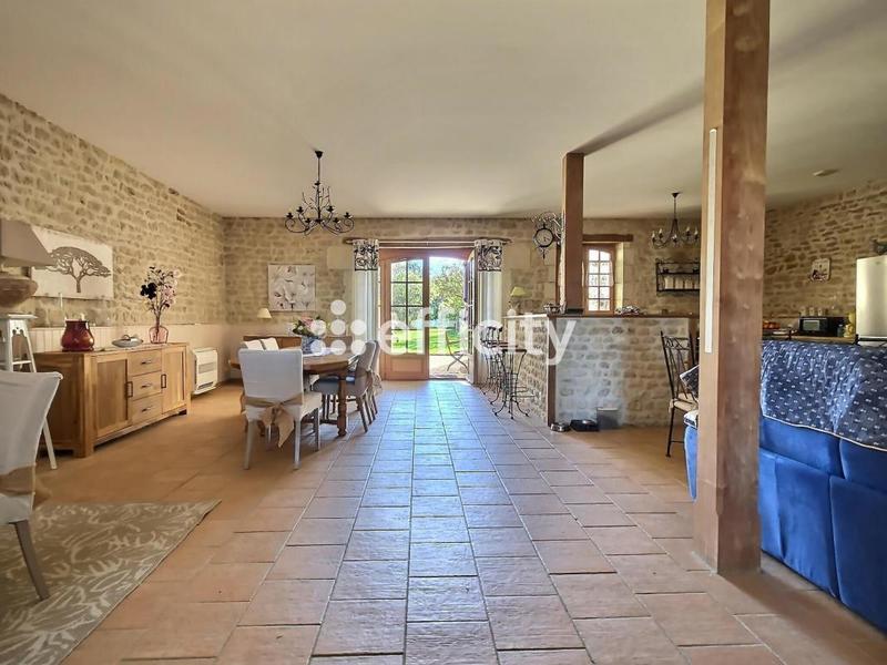 Maison - 204 m² - 6 pièces