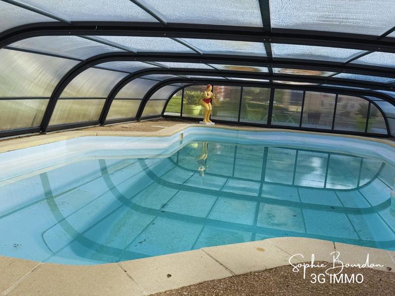 Demeure - 415 m² - 11 pièces