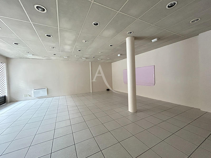 Local commercial - 109 m²