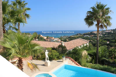 Propriété - 450 m² - 9 pièces