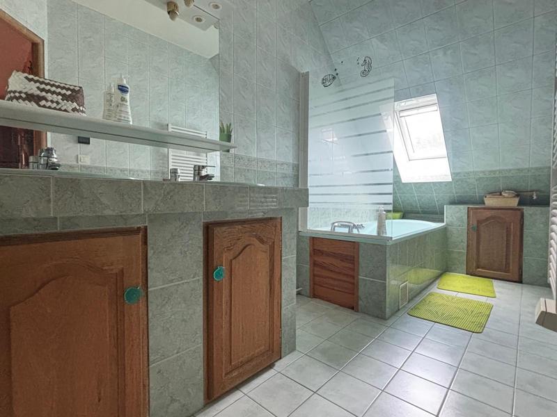 Maison - 161 m² - 8 pièces