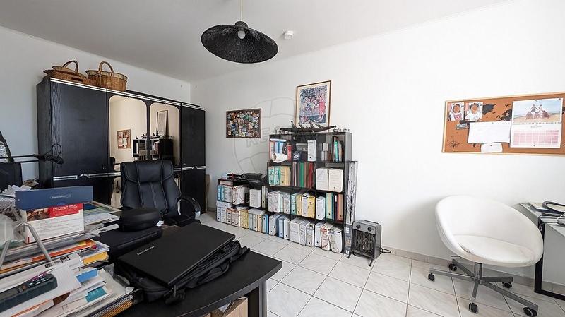 Maison - 210 m² - 9 pièces