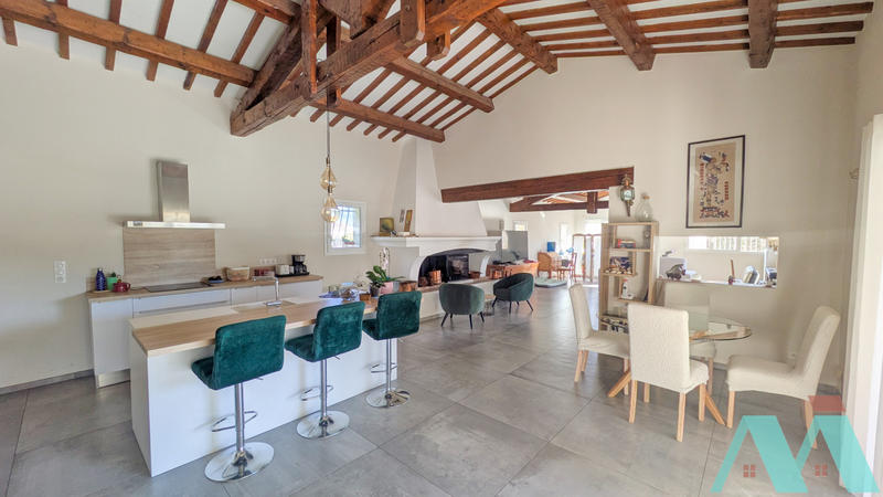 Maison - 182 m² - 6 pièces