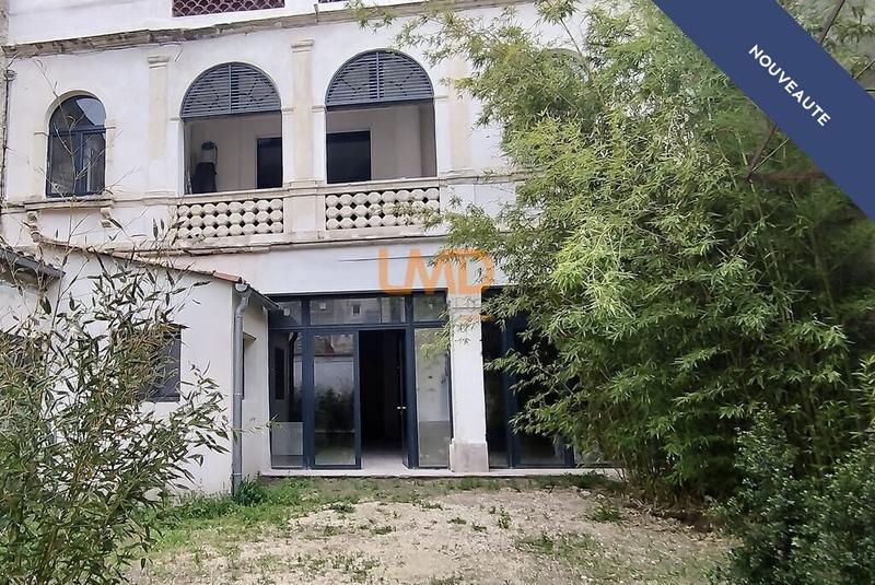 Immeuble - 180 m² - 2 pièces