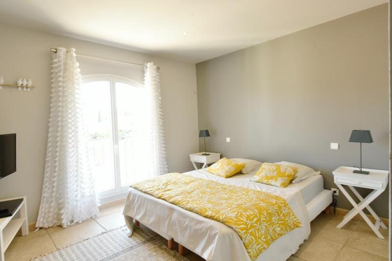 Maison - 215 m² - 5 pièces