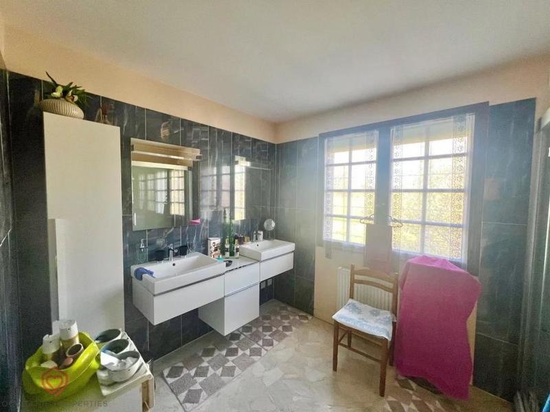 Maison - 172 m² - 6 pièces