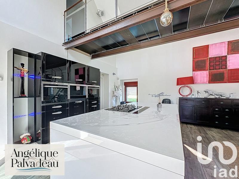 Maison - 365 m² - 12 pièces