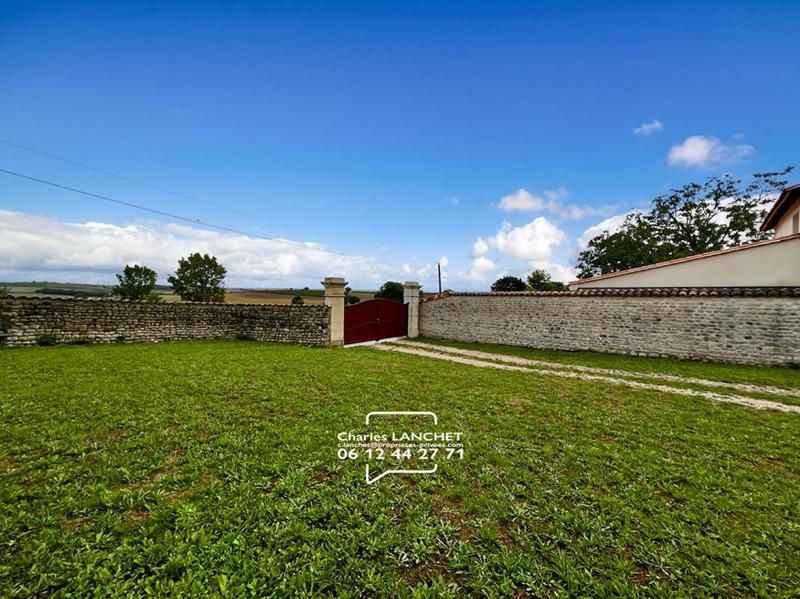 Maison - 250 m² - 6 pièces