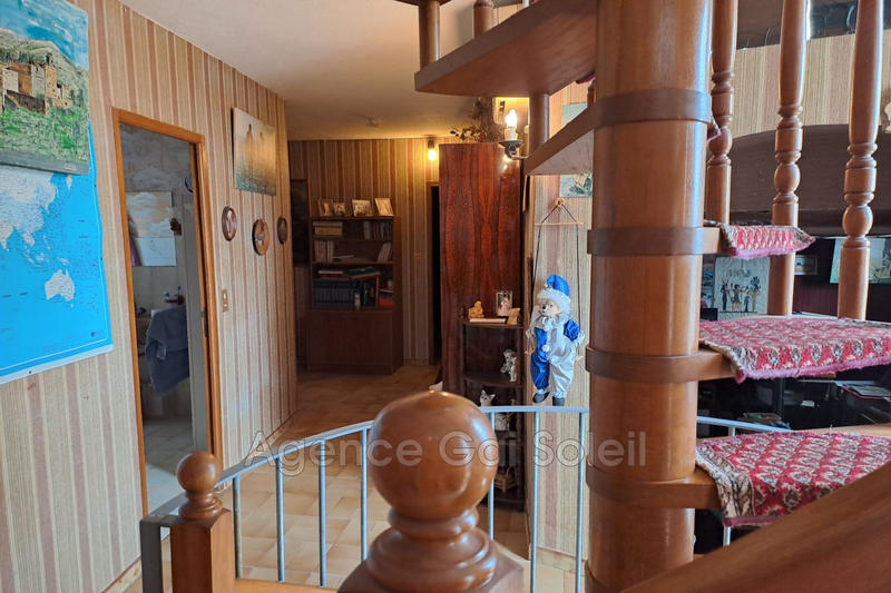 Maison - 255 m² - 8 pièces