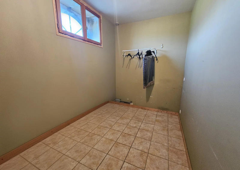 Maison - 243 m² - 9 pièces