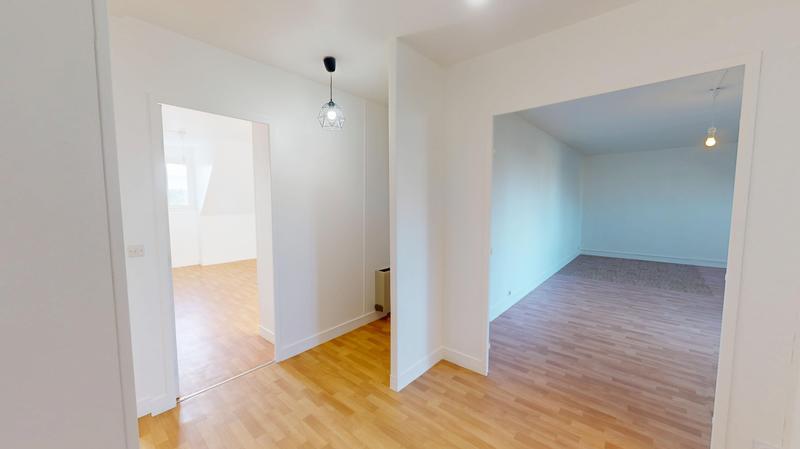 Appartement - 96 m² - 5 pièces