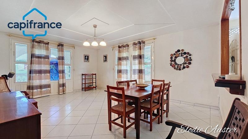 Villa - 267 m² - 10 pièces