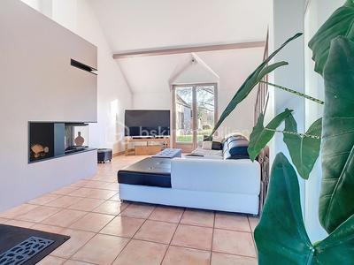 Maison - 202 m² - 6 pièces