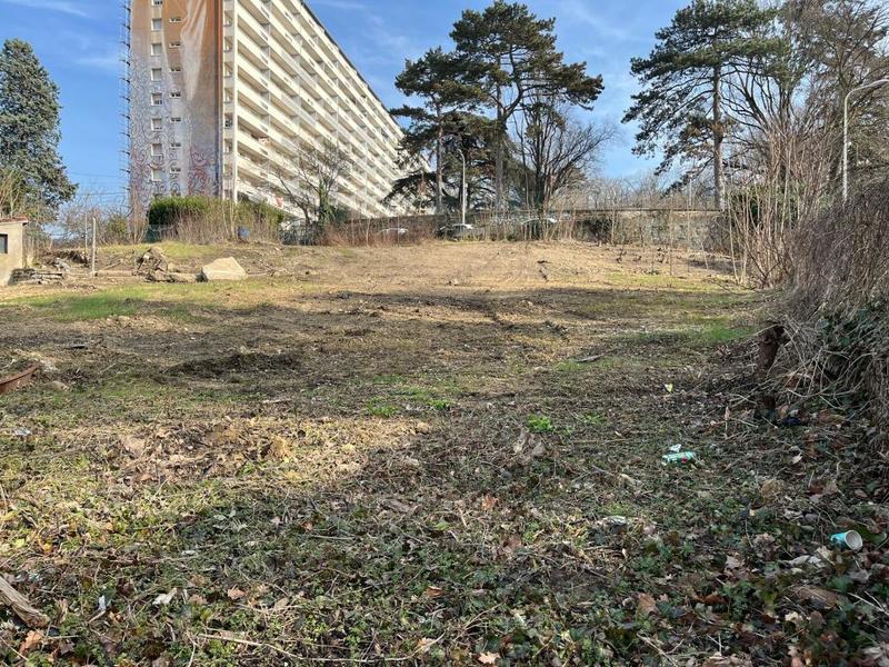 Terrain - 1 400 m²