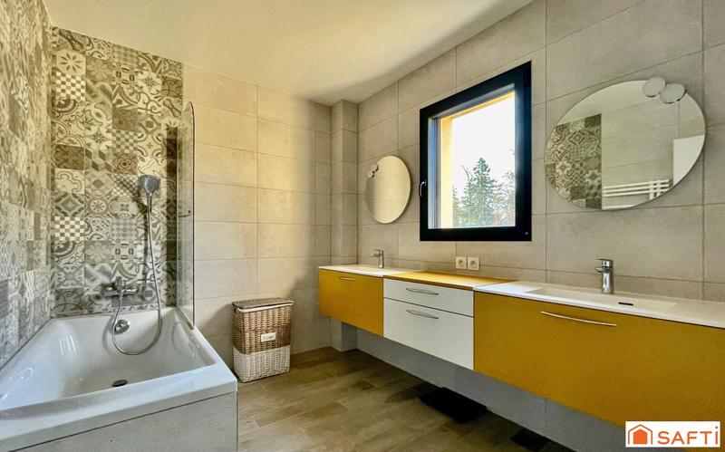 Maison - 137 m² - 7 pièces