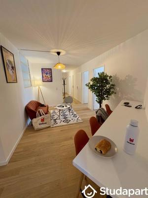 Chambre - 10 m² - 1 pièce