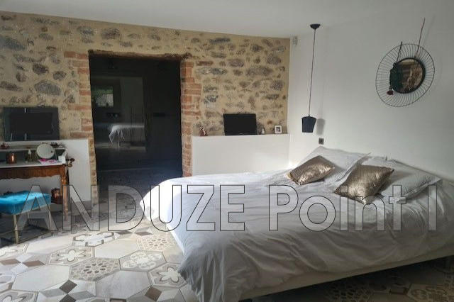 Maison - 225 m² - 6 pièces