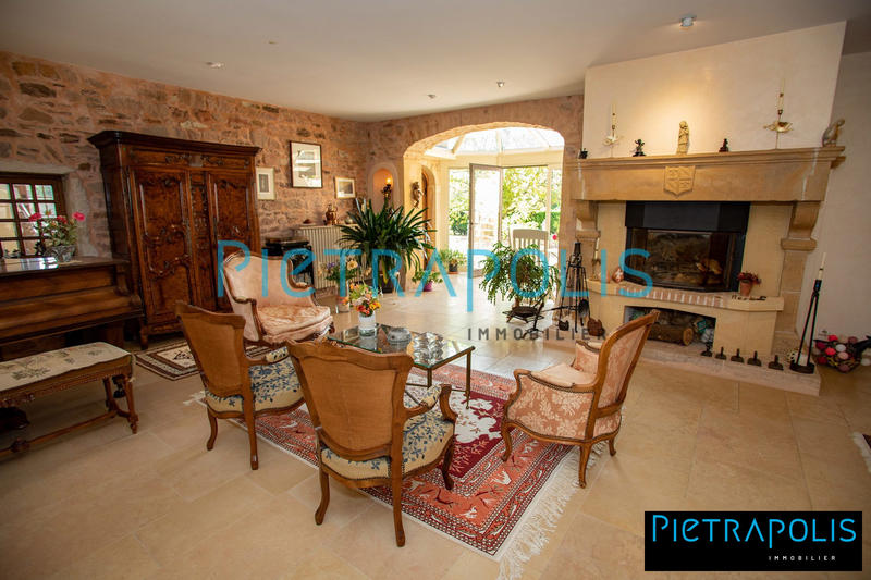 Maison ancienne - 400 m² - 16 pièces