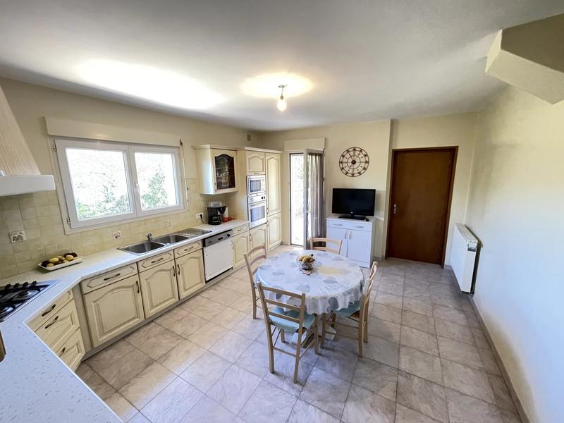 Villa - 200 m² - 7 pièces