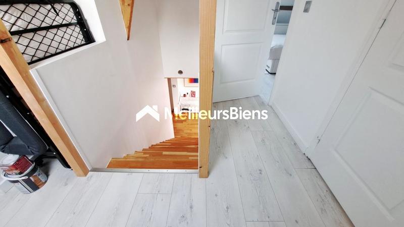 Maison - 219 m² - 8 pièces