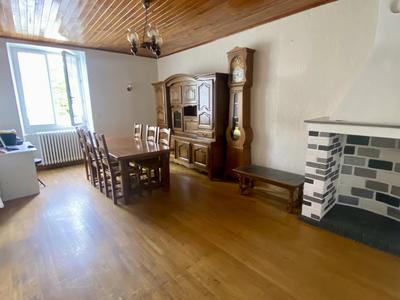 Maison - 123 m² - 10 pièces