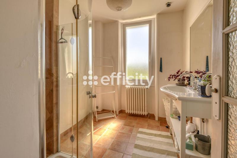 Maison - 217 m² - 9 pièces