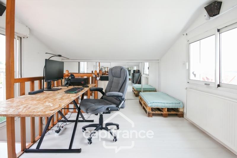 Maison - 211 m² - 7 pièces