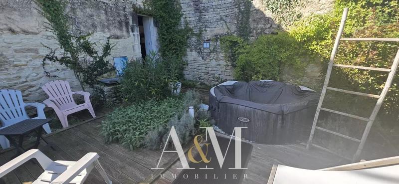 Maison - 327 m² - 9 pièces