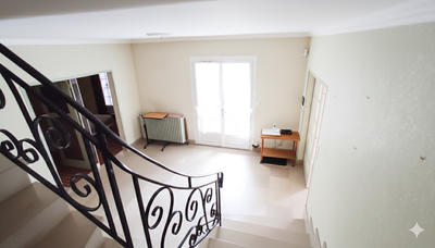 Maison - 222 m² - 6 pièces