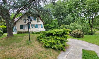 Propriété - 153 m² - 7 pièces