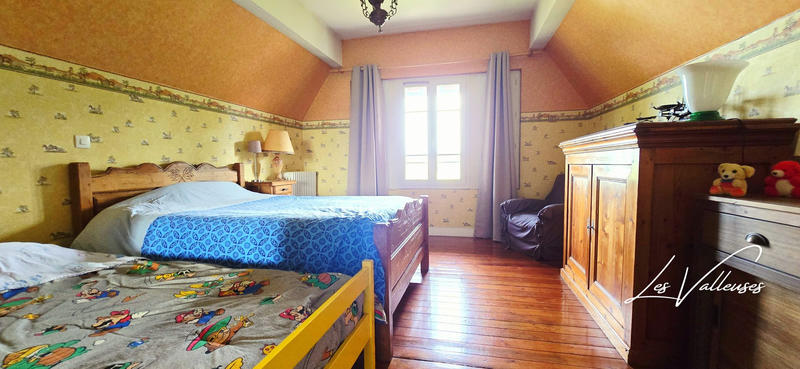 Maison - 308 m² - 8 pièces