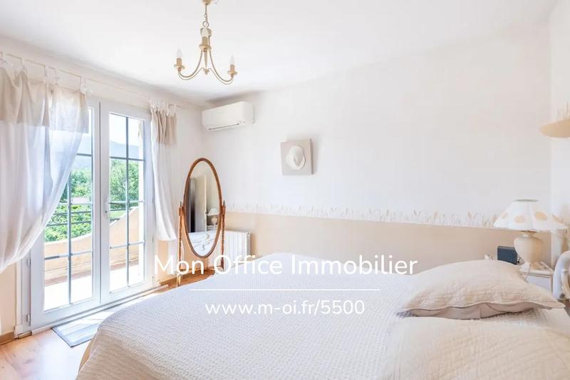 Maison traditionnelle - 145 m² - 5 pièces