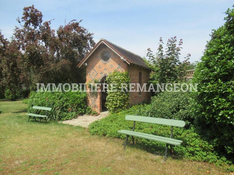 Demeure - 262 m² - 9 pièces