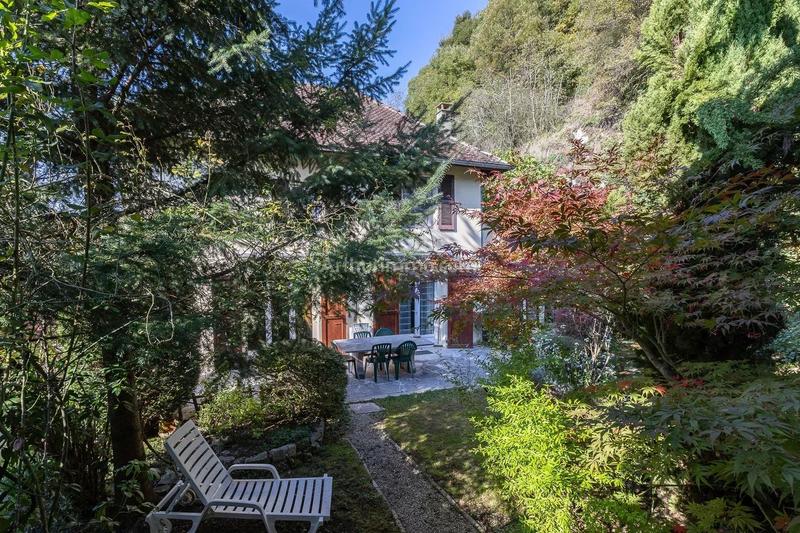 Maison - 192 m² - 5 pièces