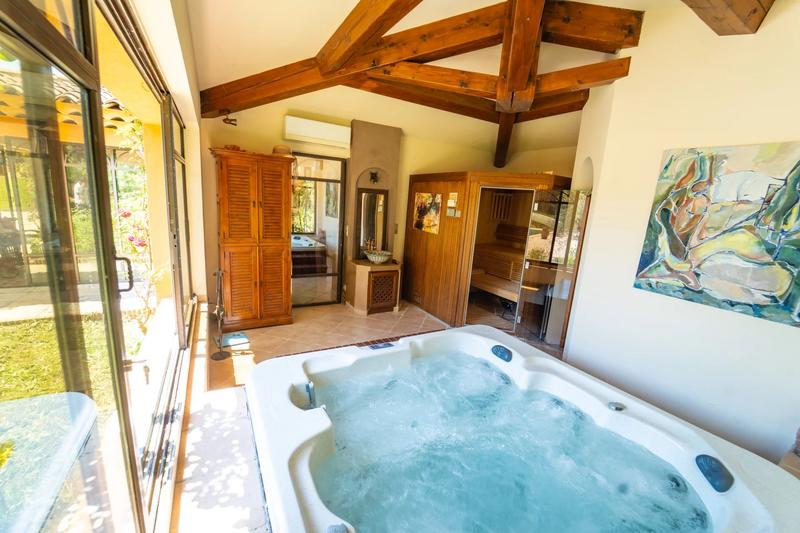 Propriété - 307 m² - 7 pièces