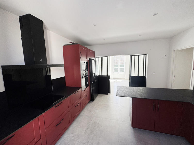 Maison - 262 m² - 11 pièces