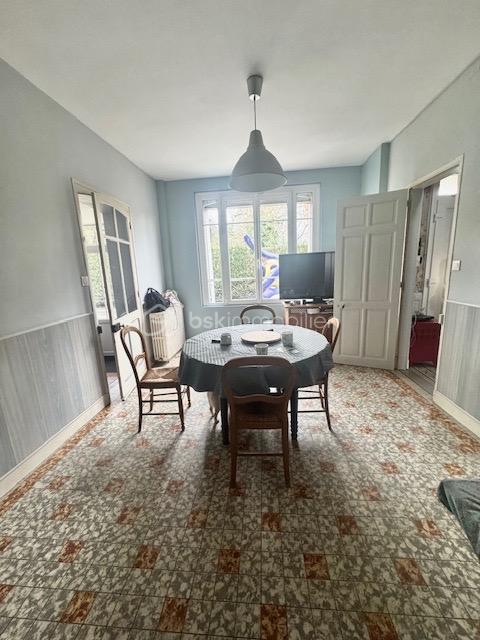 Demeure - 245 m² - 10 pièces