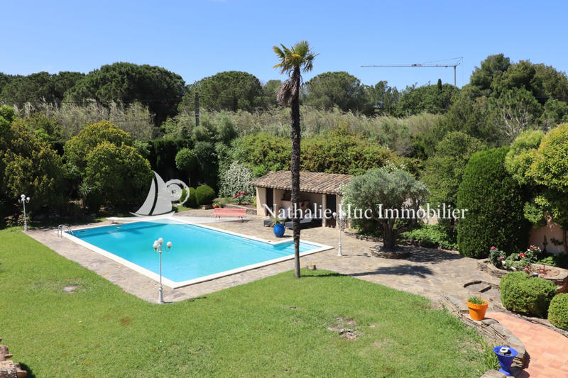 Maison - 280 m² - 8 pièces