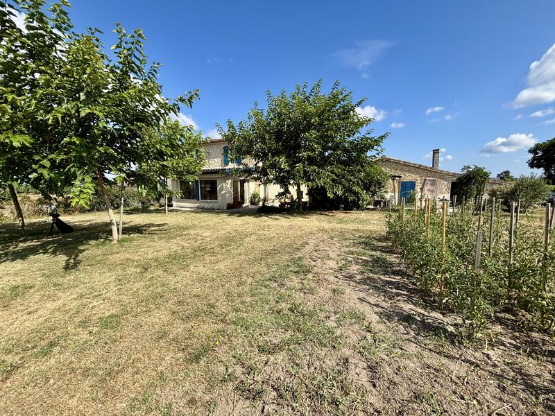 Maison en pierre - 200 m² - 6 pièces