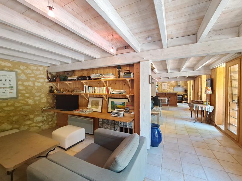 Maison - 362 m² - 9 pièces