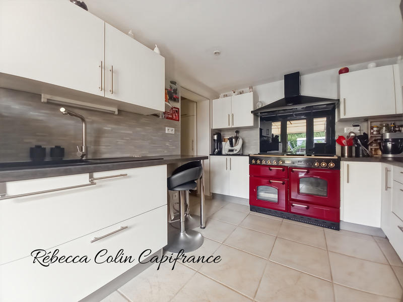 Maison - 225 m² - 8 pièces