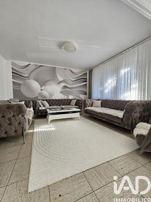 Maison - 260 m² - 5 pièces