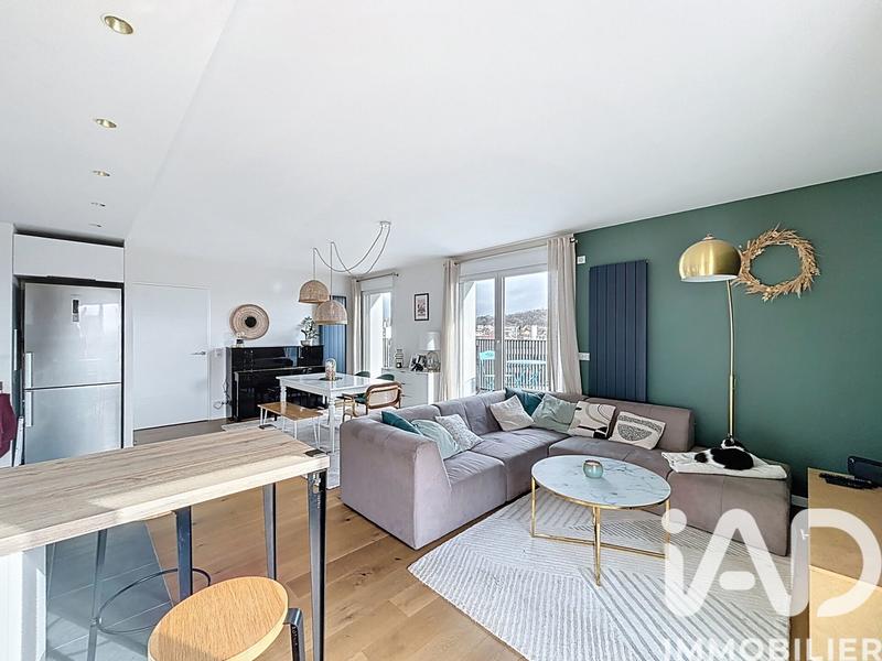 Appartement - 90 m² - 4 pièces