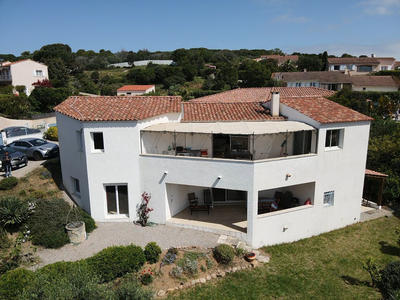 Maison - 210 m² - 7 pièces