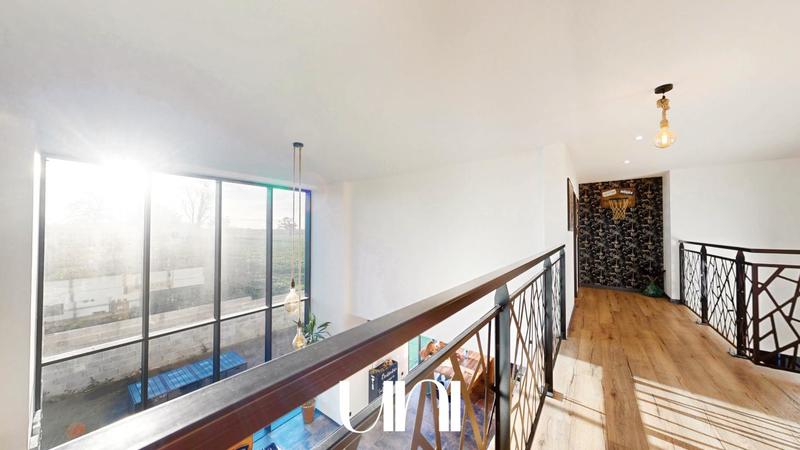 Maison - 317 m² - 9 pièces