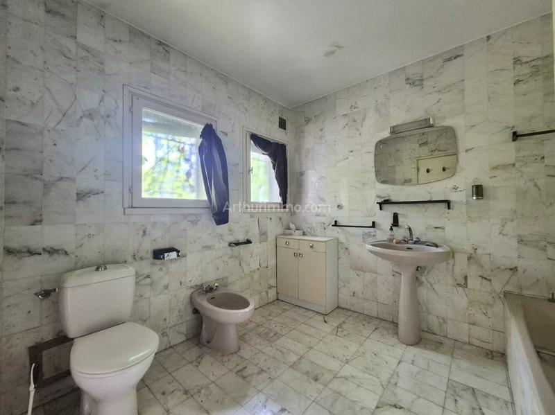 Maison - 200 m² - 7 pièces