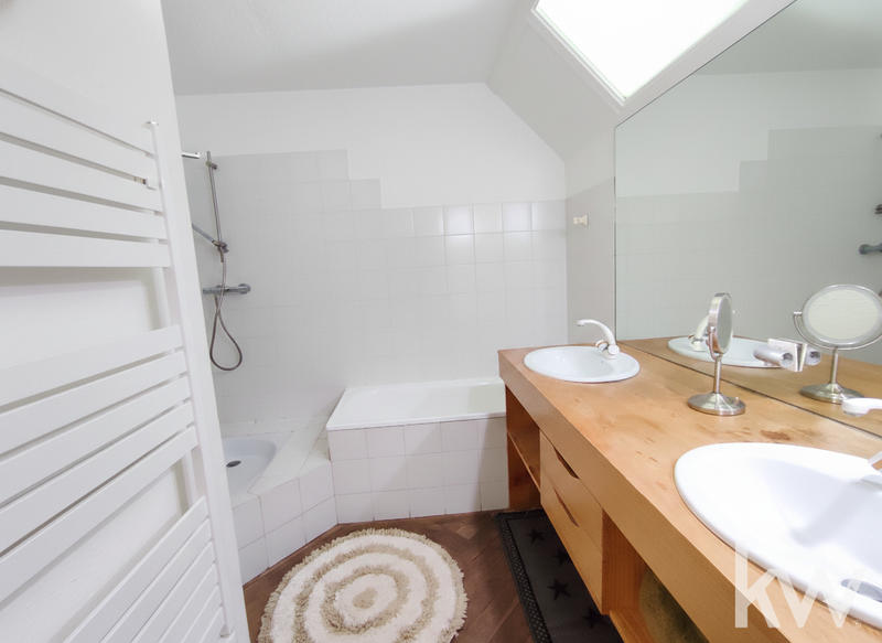 Appartement - 215 m² - 6 pièces