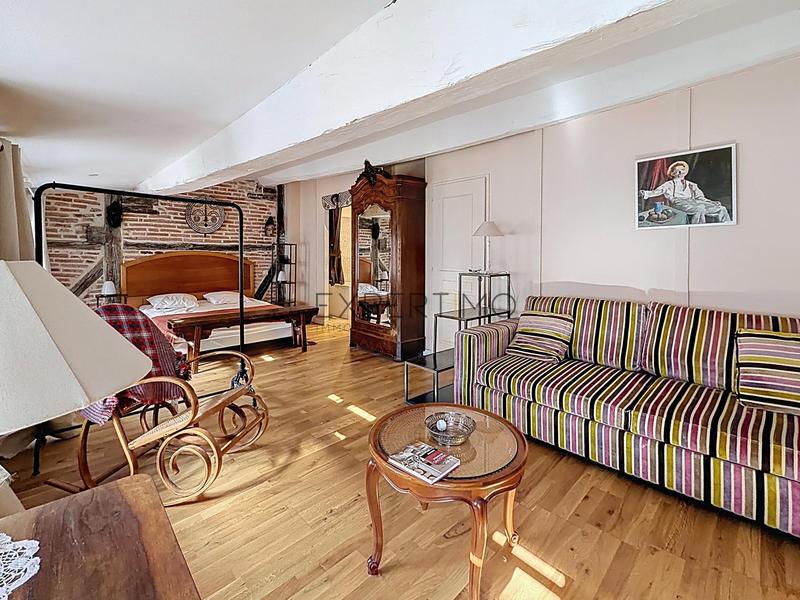 Maison - 249 m² - 7 pièces